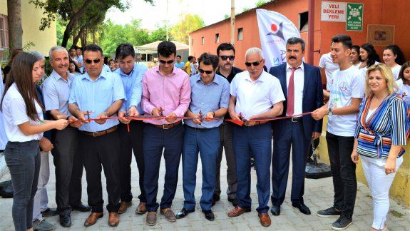 Mehmet Akif Ersoy Mesleki ve Teknik Anadolu Lisesi TÜBİTAK 4006 Bilim Fuarı Açıldı.