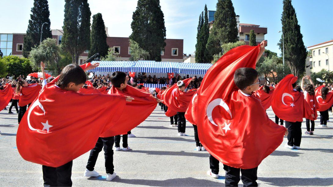 23 Nisan Ulusal Egemenlik ve Çocuk Bayramı Sakarya İlkokulunda düzenlenen renkli etkinliklerle kutlandı.