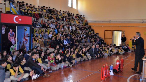 Dr. Mete Ersoy Ortaokulu Öğretmen ve Öğrencilerine "Deprem Farkındalık Eğitimi" Verildi