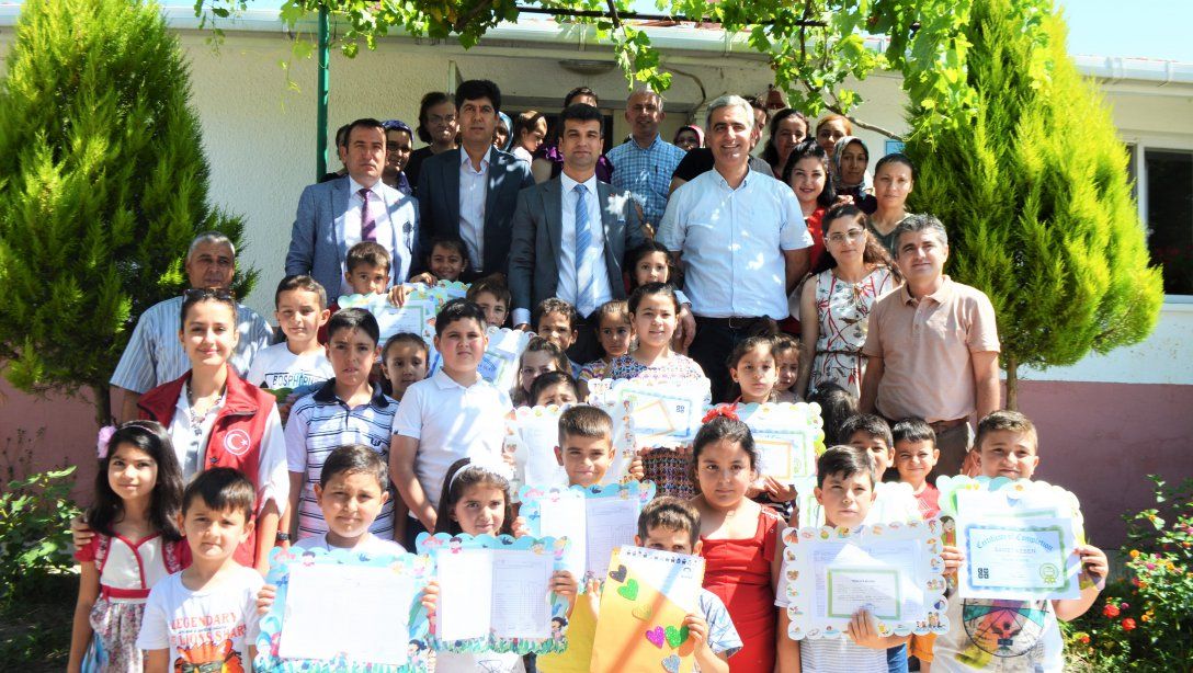2018-2019 Eğitim-Öğretim döneminin sona ermesiyle Ekinanbarı İlkokulunda karne dağıtım töreni düzenlendi.