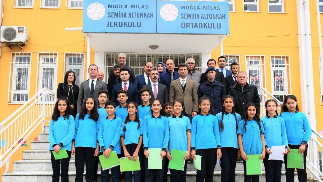 Semiha Altunkan Ortaokulu Konferans Salonu Açıldı.