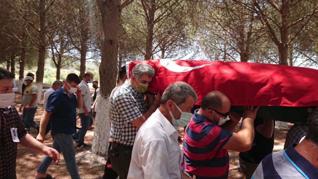 Vefat eden Kazıklı İlkokulu ve Ortaokulu Müdürümüz Merhum Ali ÇELİK'in Cenaze Töreni