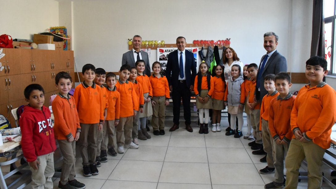 İlçe Milli Eğitim Müdürümüz Sayın Akın AYDIN Zekeriya Gümüşkesen Ortaokulu, Milas Kız Anadolu İmamhatip Lisesi ve Fatih İlkokulunu ziyaret etti